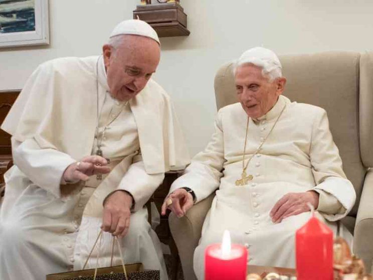 Le condoglianze di Francesco a Benedetto XVI