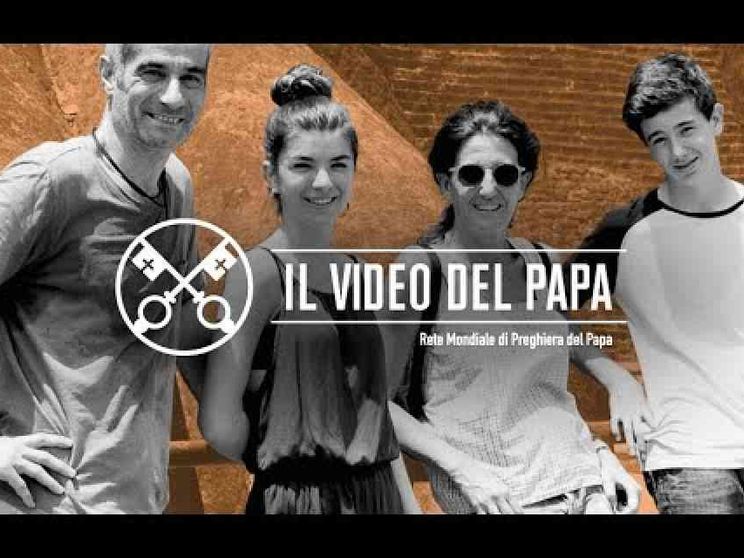 L'intenzione di preghiera del Papa per luglio: le famiglie siano ascoltate