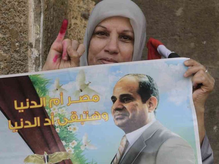 Al-Sisi si garantisce il futuro: ai militari è vietata la politica