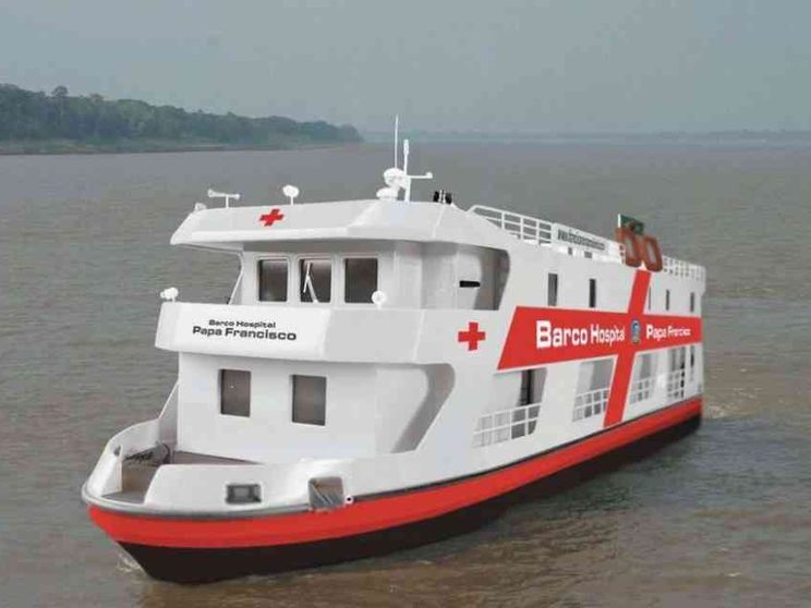 La nave ospedale "Papa Francesco" porta cure e medicine sul Rio delle Amazzoni