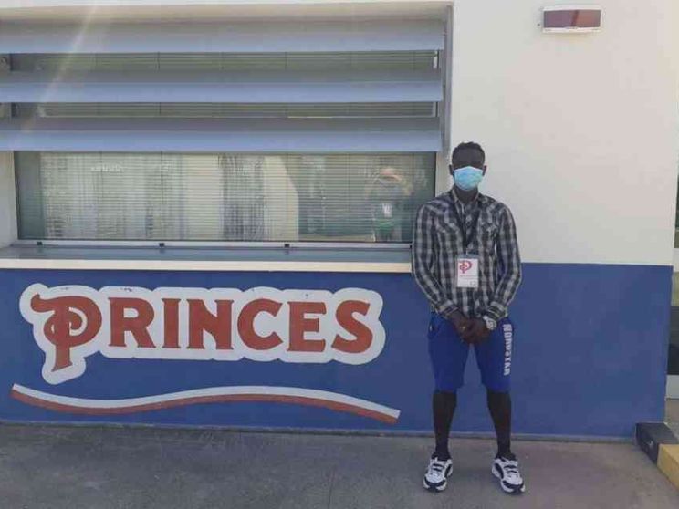 Preso a sassate, non ci vede più. «Ma Kemo non rimarrà solo»