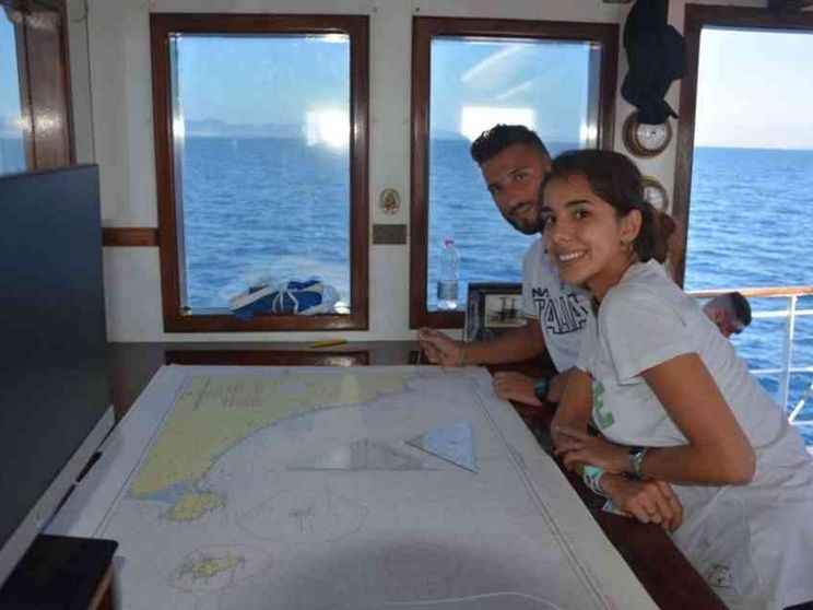 A bordo di Nave Italia. Con l’equipaggio che non lascia indietro nessuno