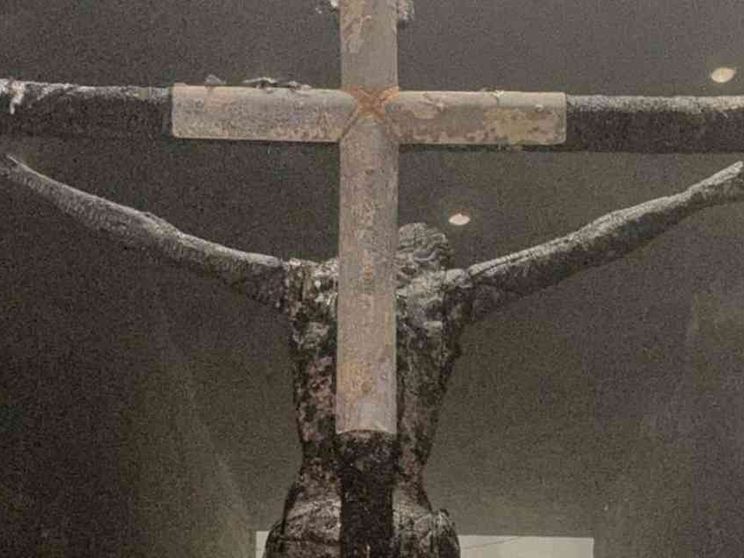 Attentato contro la cattedrale. Il cardinale: "Odio verso la Chiesa"