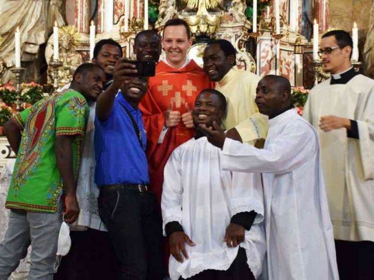 Da maestro di sci a missionario: «La mia vita sarà tra i poveri»