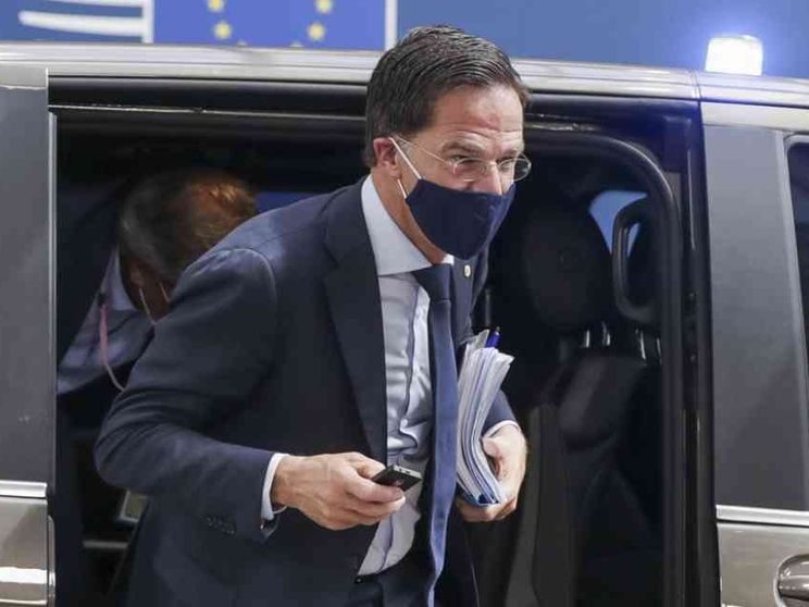 Adesso è Rutte il leader in difficoltà: in Olanda il virus corre. Con la paura