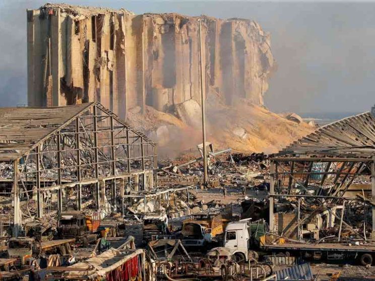 La disperazione di Beirut e quell'esplosivo "dimenticato" nel porto