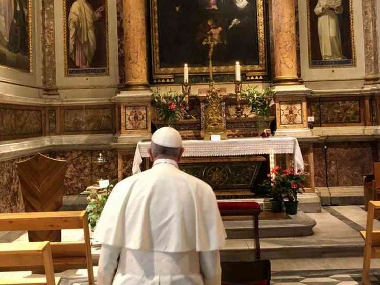 Papa Francesco visita a sorpresa Santa Maria Maggiore