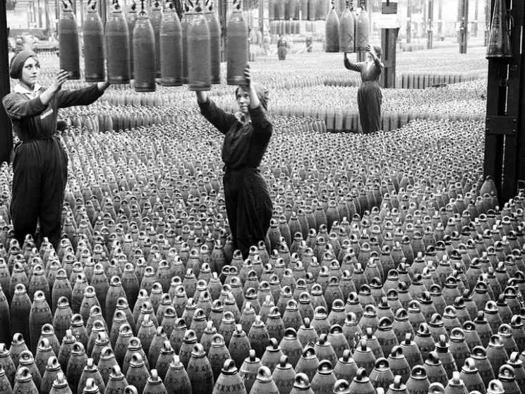 La lunga marcia delle donne al lavoro