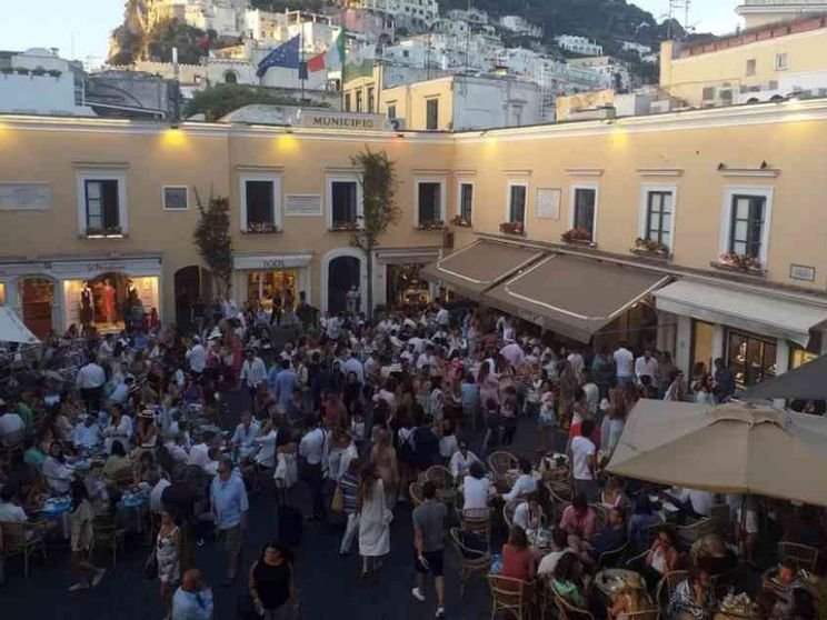 Giovani, la movida del contagio