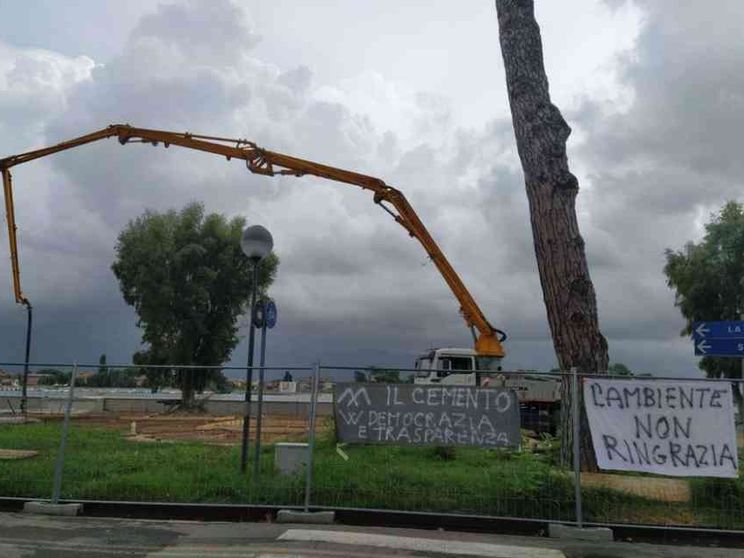 Bocca di Magra in lotta contro lo scempio del suo paesaggio