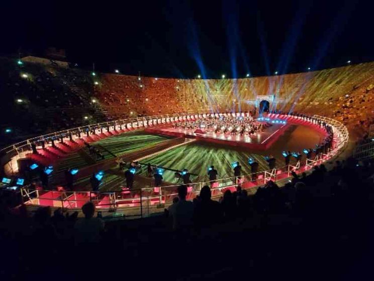 L’Arena anti-Covid incanta il pubblico. Con Puccini e le cannonate