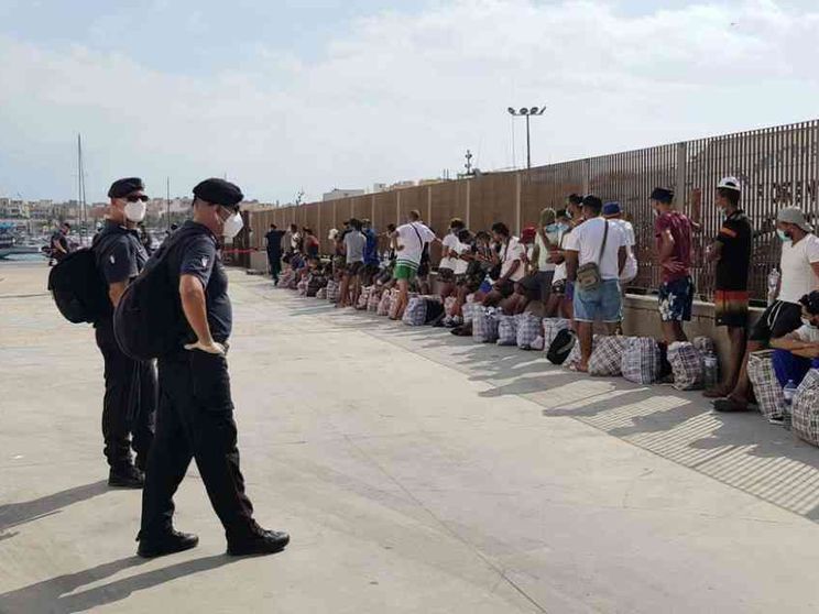 Musumeci, "Iniziata chiusura dei centri". Il vescovo di Noto: "Irrazionale"