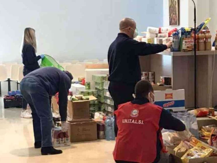 Alla mensa della Caritas tra gli italiani invisibili