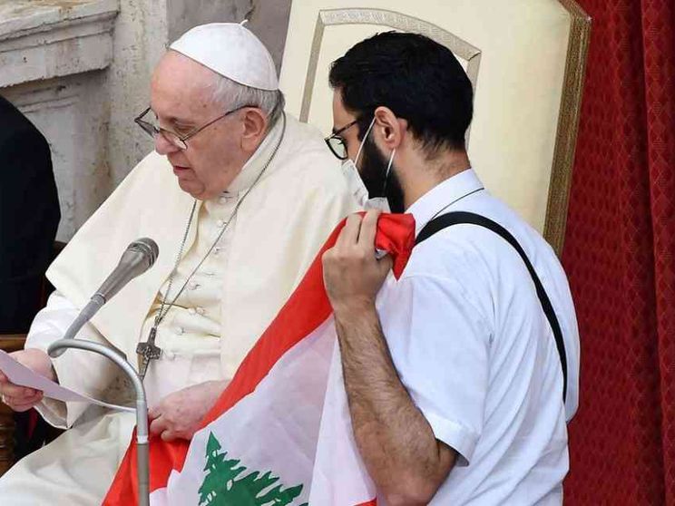 Preghiera e digiuno per il Libano, la Chiesa italiana con papa Francesco