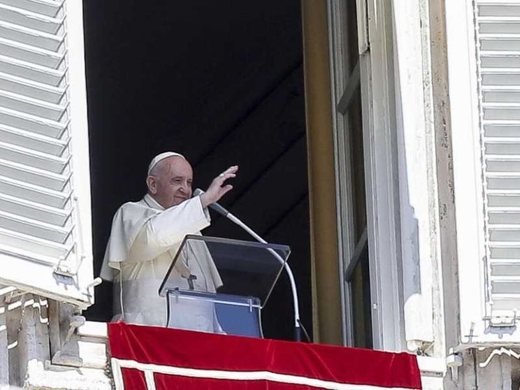 Il Papa: «Il chiacchiericcio è una peste più brutta del Covid»