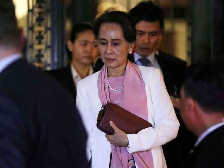 La caduta di Suu Kyi, Bruxelles la esclude dal gruppo Sakharov