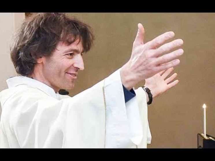 L'ultimo saluto a don Roberto Malgesini