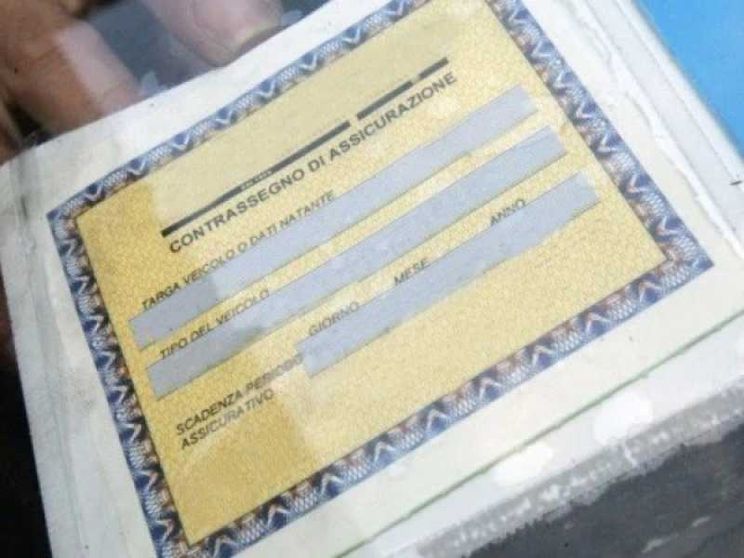 Assicurazioni, i prezzi calano del 5,4%