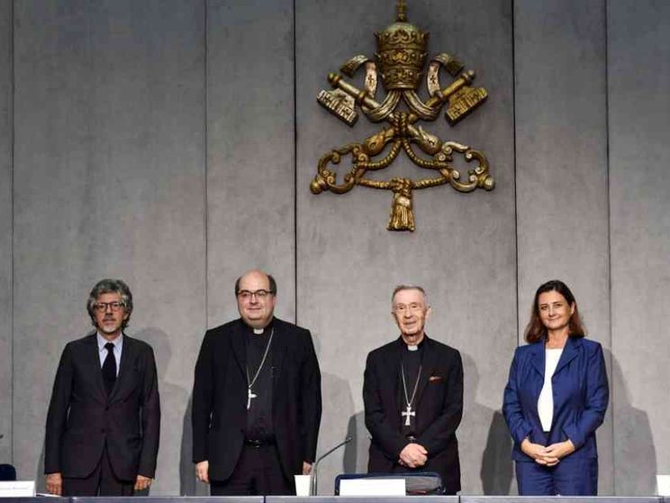 Ladaria: «Suicidio assistito è falsa compassione»
