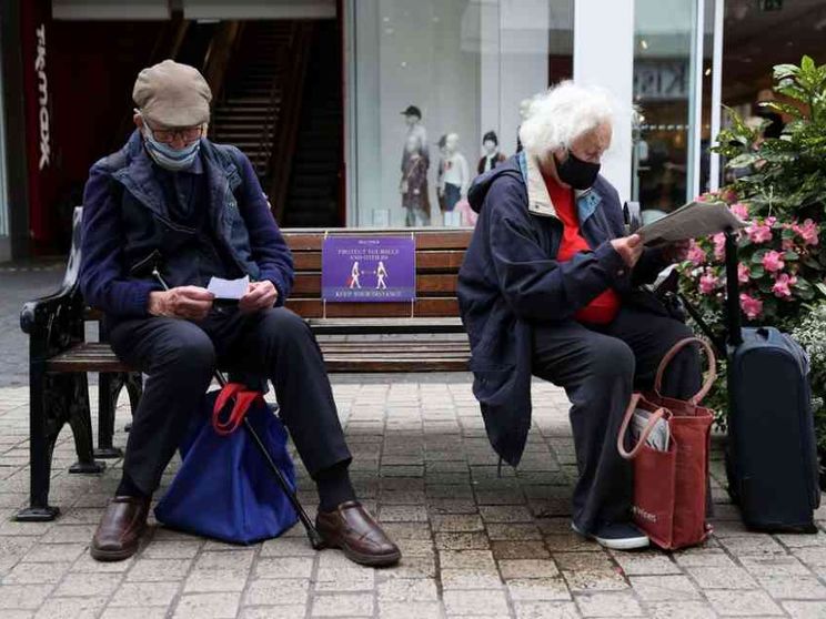 Superati i 5 milioni di contagi in Europa. Parigi verso nuove restrizioni