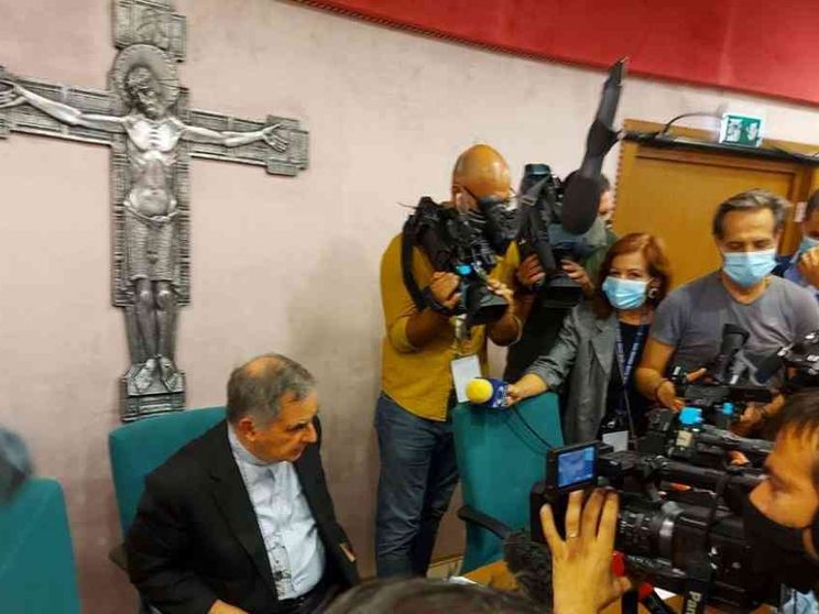 Becciu, tutte le accuse e la sua difesa