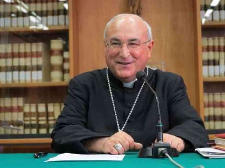 Il vescovo di Caserta D’Alise positivo. È in ospedale, ma sta bene