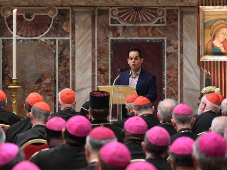 Abusi nella Chiesa, due sussidi per gli operatori pastorali