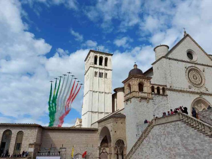 Assisi, Conte: al lavoro per rigenerare l'Italia