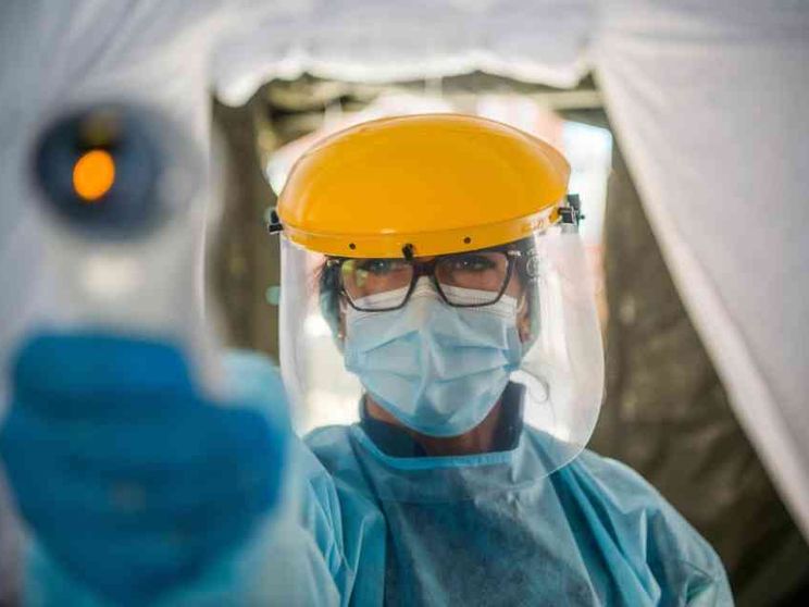 Le donne alla guerra del Covid: quattordici storie per non dimenticare