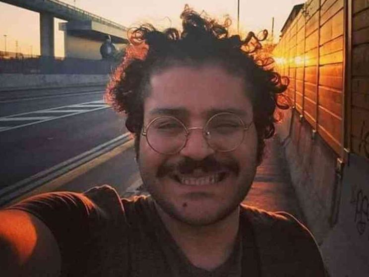 Zaki resta in carcere, le piazze si mobilitano