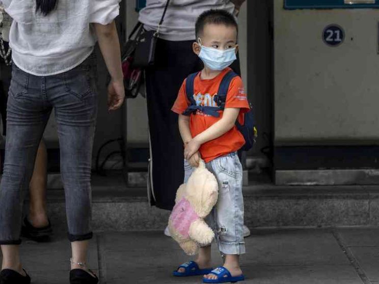 Bloccati all’estero 500 bimbi italiani adottati