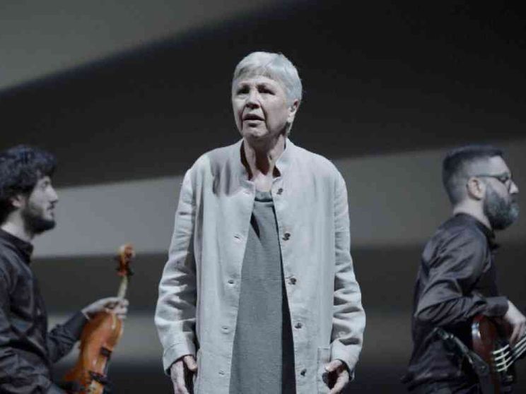 Ottavia Piccolo: «60 anni tra film, teatro e impegno»