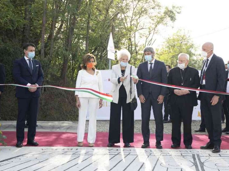 Segre inaugura l'Arena di Janine, intitolata alla ragazzina "scartata"