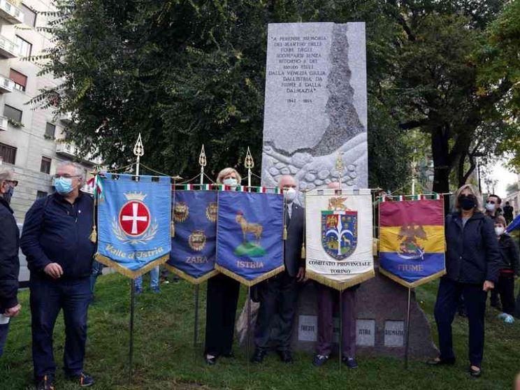 Un monumento per non dimenticare. Milano onora i martiri delle foibe