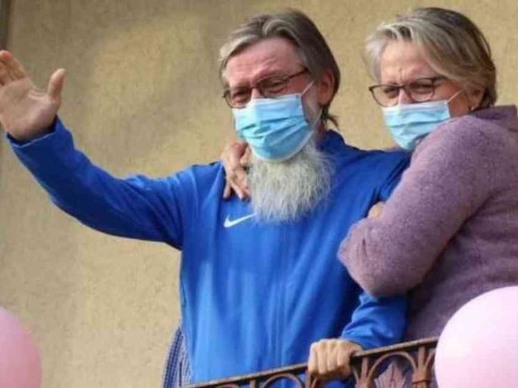 Il rosario e la preghiera di padre Maccalli sulla tomba della piccola