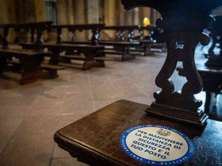 La Cei precisa: per Messe e cerimonie misure di sicurezza invariate