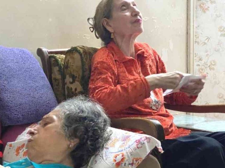 I maristi blu, gli angeli degli anziani di Aleppo