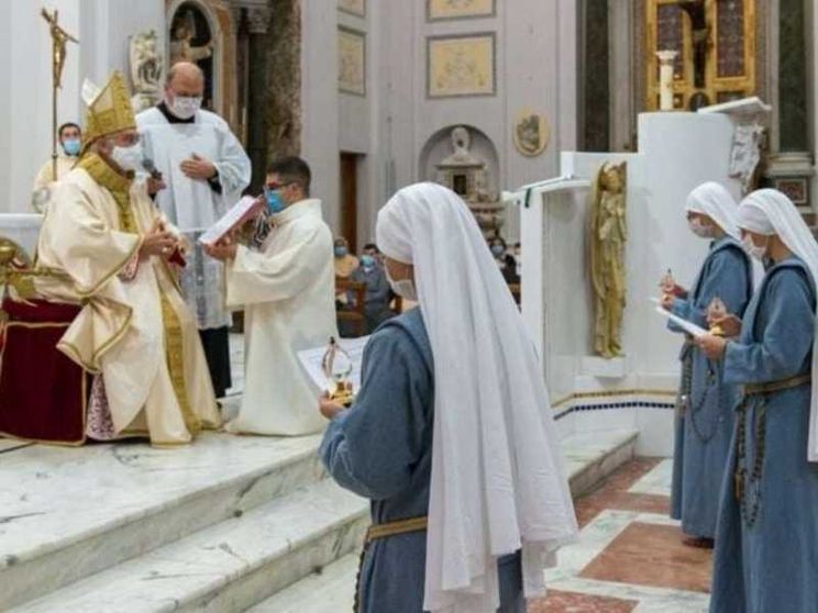 Le tre suore che salvano dalla strada le ragazze vittime della tratta