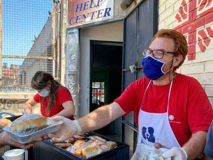Caritas, aumentano i "nuovi poveri" dal 31% al 45%