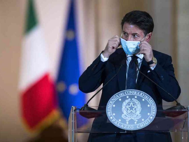 Vie e piazze "a rischio", possibili chiusure dalle 21. I sindaci: lasciati soli