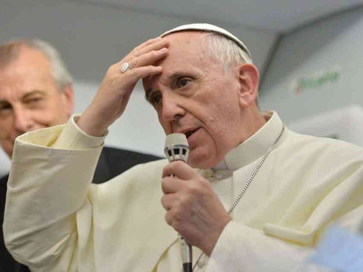 Il Papa: giusto dare copertura legale