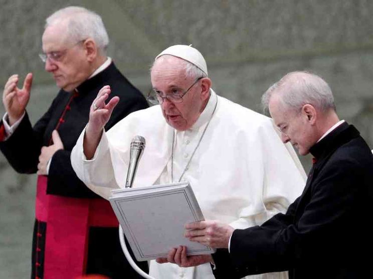 Il Papa: «Le porte delle chiese non sono barriere»