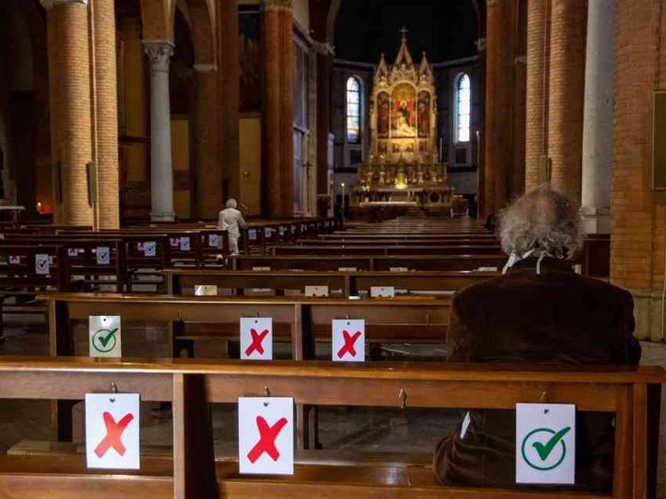 Messe e luoghi di culto, non cambia nulla: valgono i Protocolli