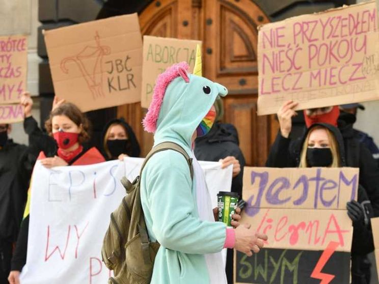 Polonia e aborto, l'appello del Papa