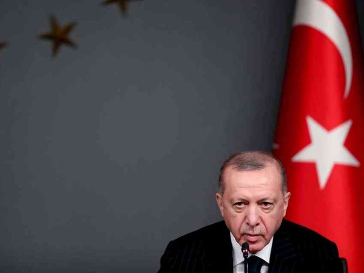 Erdogan, vignette e provocazioni. E le scuse che non ci saranno