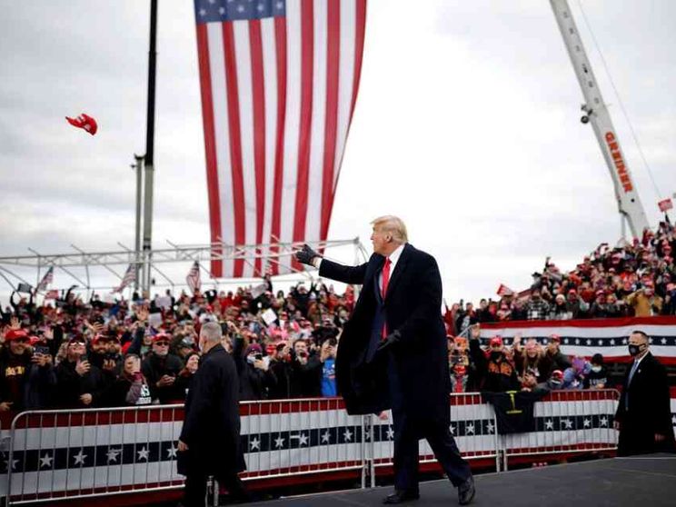 Trump: 4 anni vissuti sull'ottovolante. Il boom, il covid e i tweet