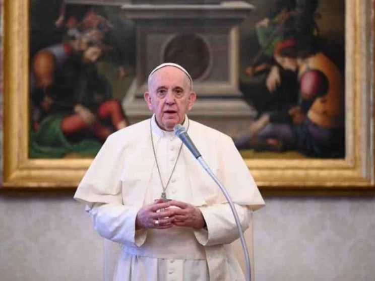 Il Papa: seguiamo le prescrizioni delle autorità e pensiamo ai malati