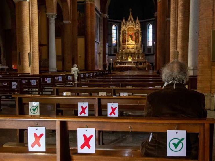 Nelle zone rosse sì alle Messe, autodichiarazione per recarsi in chiesa