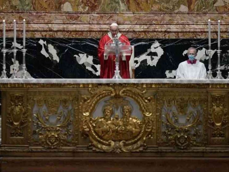 Il Papa: smarriti di fronte alla morte, ma la risurrezione non è un miraggio