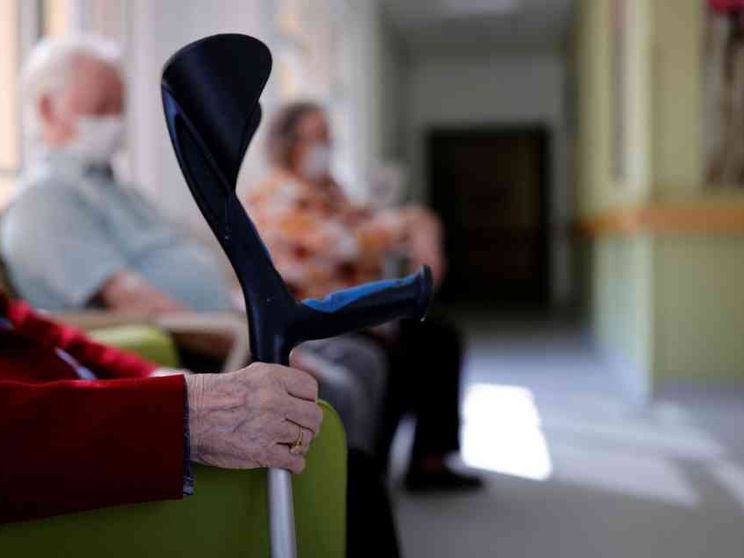 Monsignor Paglia: «Anziani a casa, non è utopia»